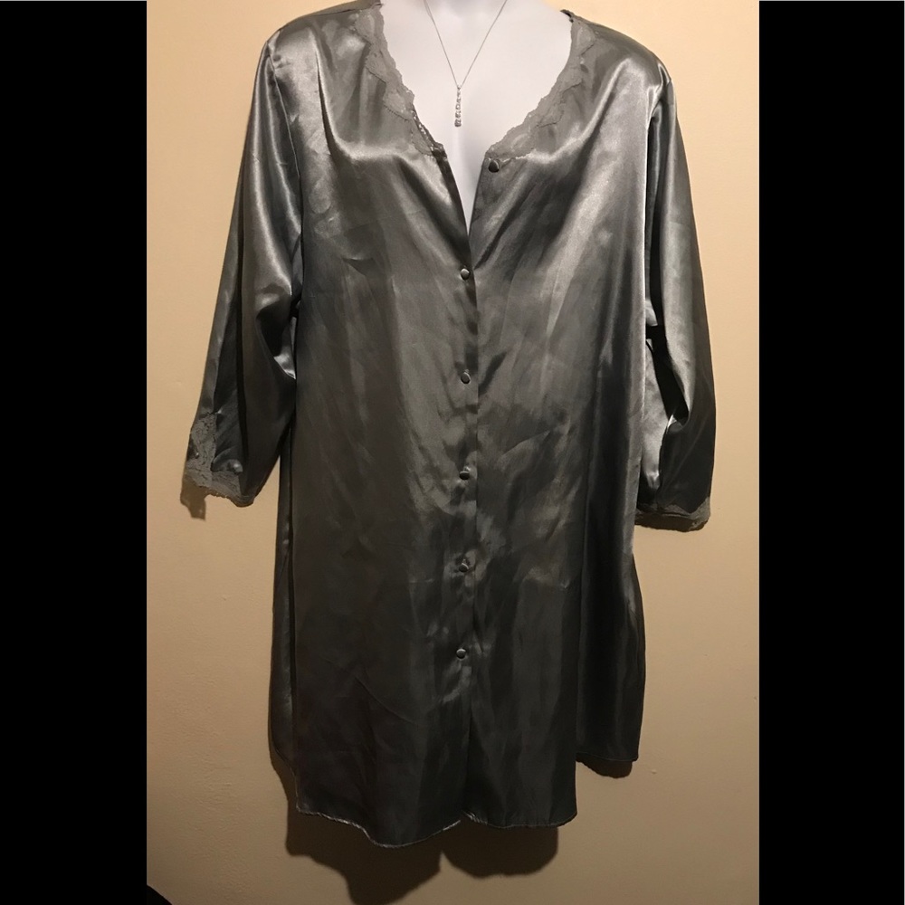 Plus Size smooth night gown or Robe size 3x